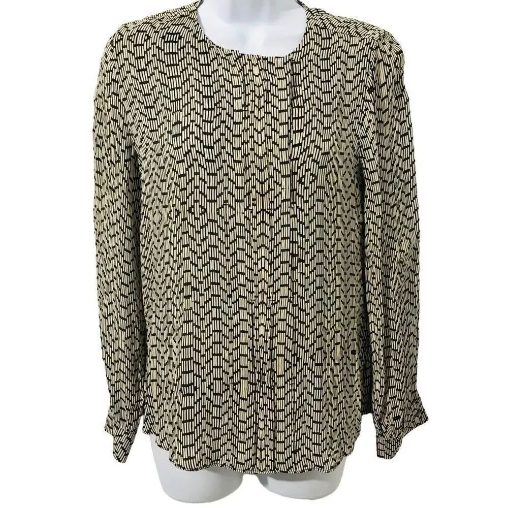 Reiss round neck Long sleeve blouse 100%  viscose size 4    A323